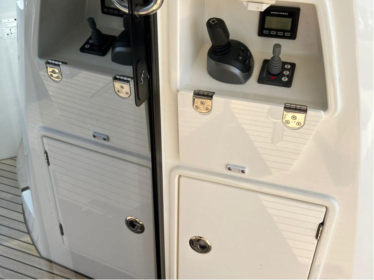 Prestige 520, Medusa | Yacht Charter Croatia