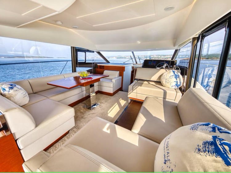 Prestige 520, Medusa | Yacht Charter Croatia
