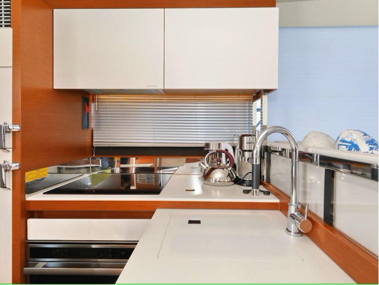 Prestige 520, Medusa | Yacht Charter Croatia