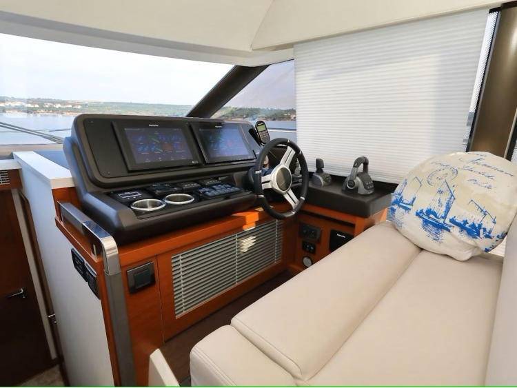 Prestige 520, Medusa | Yacht Charter Croatia