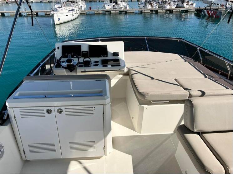Prestige 520, Medusa | Yacht Charter Croatia