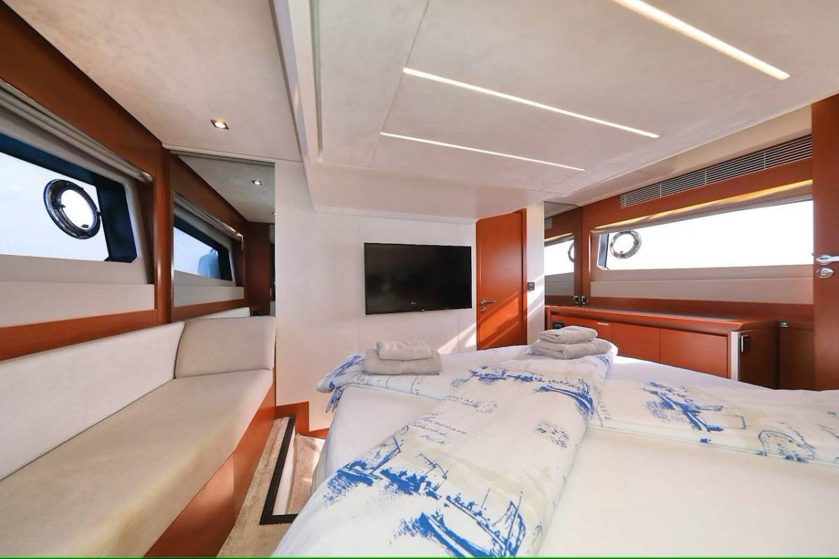 Prestige 520, Medusa | Yacht Charter Croatia
