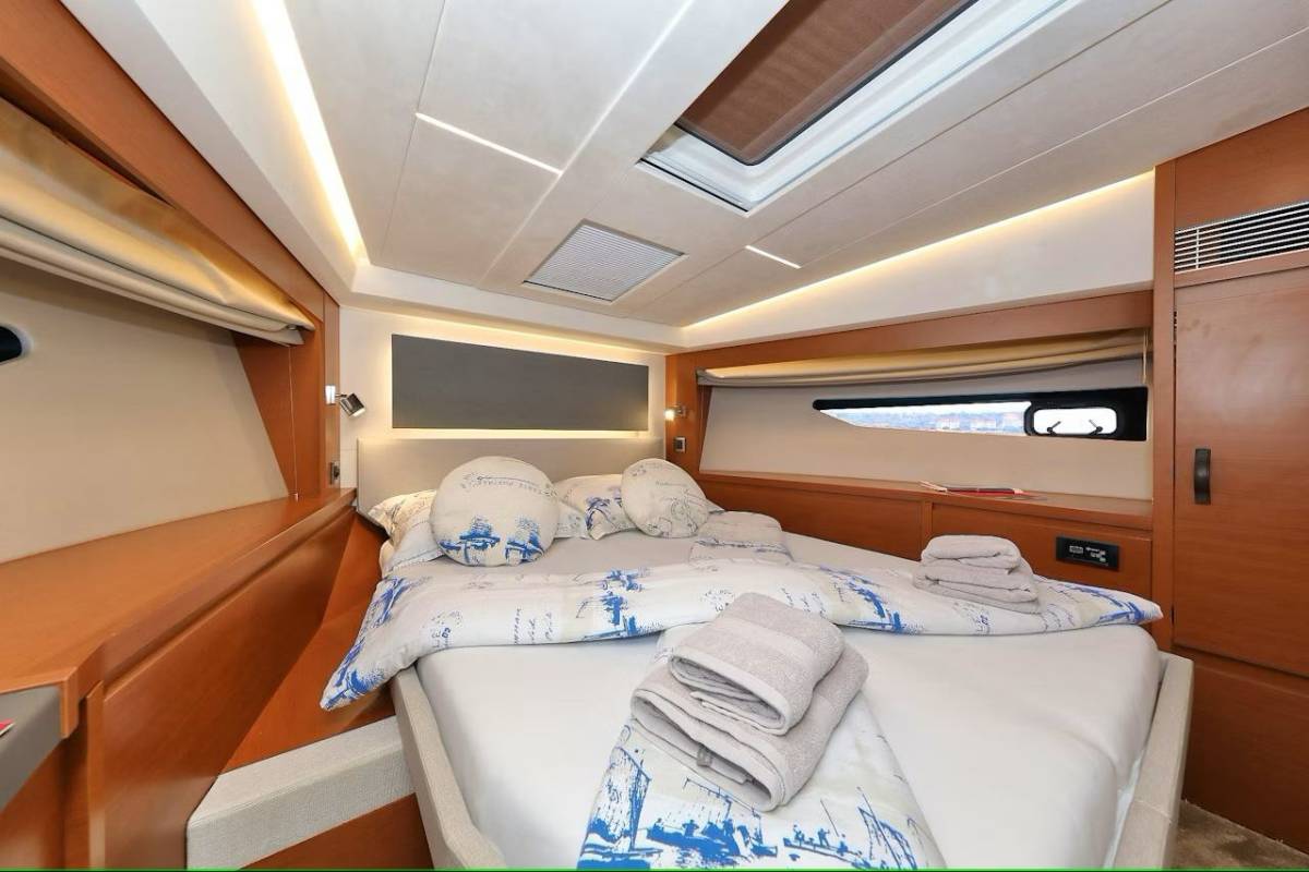 Prestige 520, Medusa | Yacht Charter Croatia
