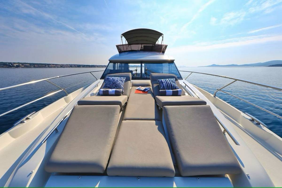Prestige 520, Medusa | Yacht Charter Croatia