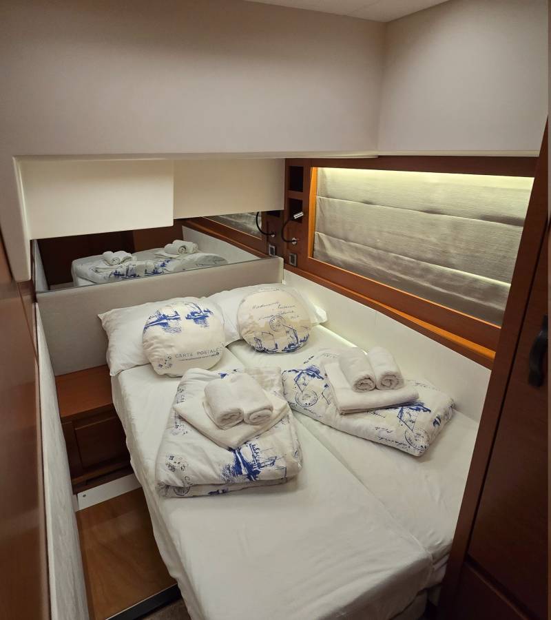 Prestige 520, Medusa | Yacht Charter Croatia
