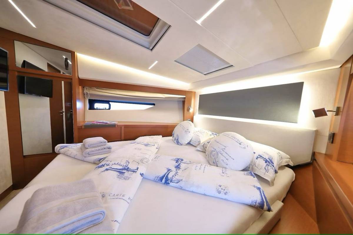 Prestige 520, Medusa | Yacht Charter Croatia