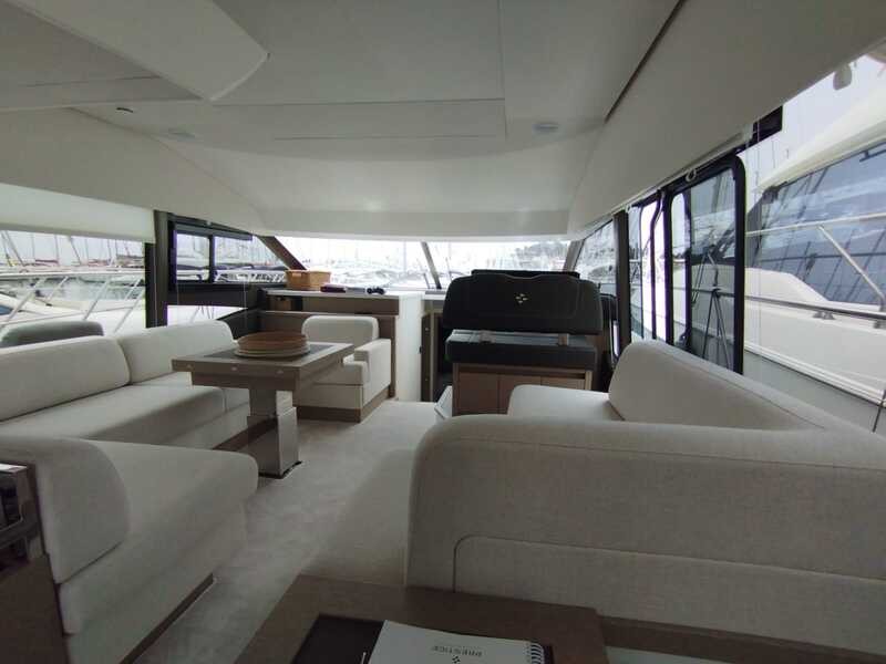Prestige 520, Baby Indy | Yacht Charter Croatia