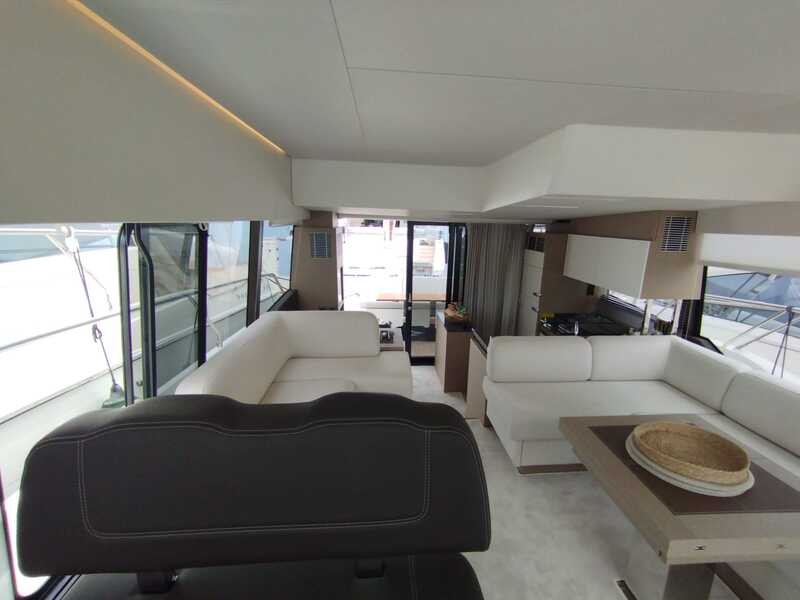 Prestige 520, Baby Indy | Yacht Charter Croatia