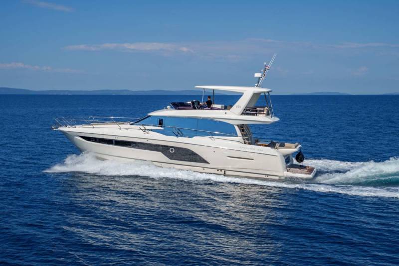 Prestige 590 Shaft | Yacht Charter Croatia