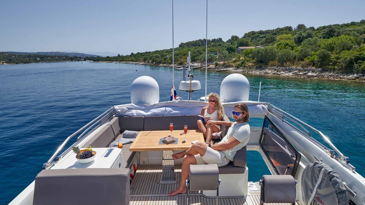 Prestige 630S, Simul | Yacht Charter Croatia