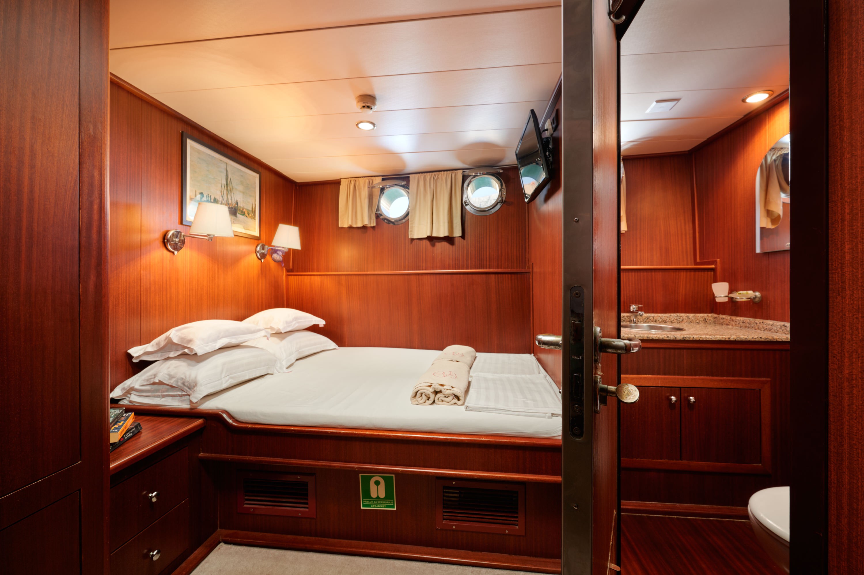 Queen of Adriatic, Queen of Adriatic | Yacht Charter Croatia