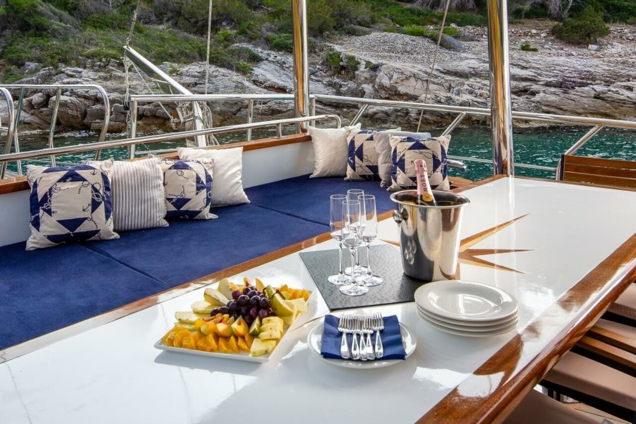 Saint Luca, Saint Luca | Noleggio di Yacht Croazia
