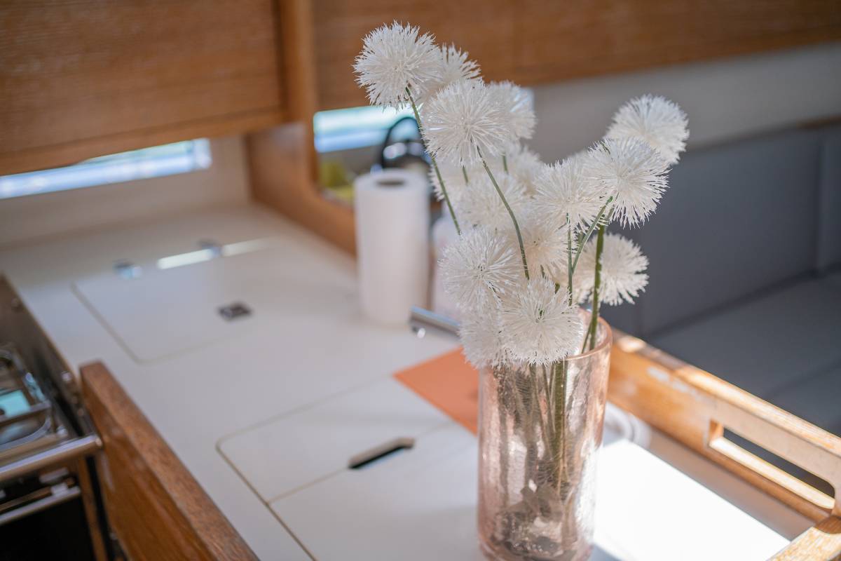 Salona 380, Navis Celere | Yacht Charter Croatia