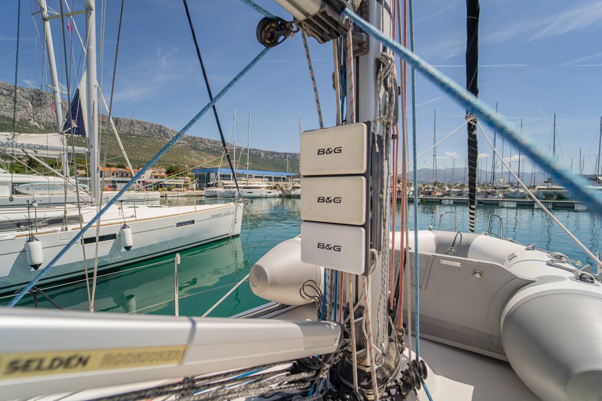 Salona 380, Navis Celere | Yacht Charter Croatia
