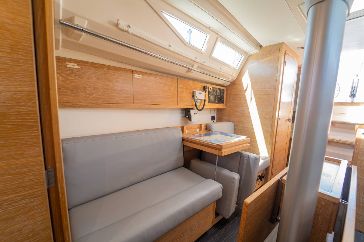 Salona 380, Navis Celere | Yacht Charter Croatia