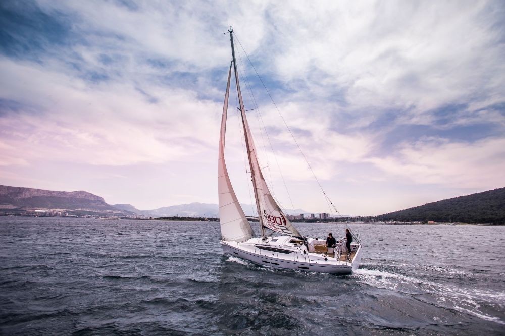 Salona 380, Navis Celere | Yacht Charter Croatia