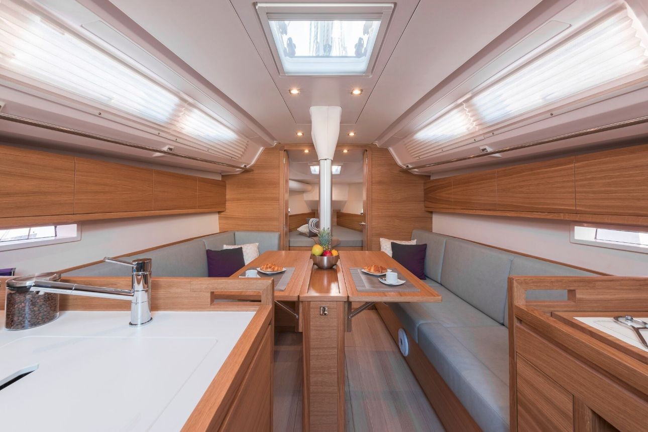 Salona 380, Navis Celere | Yacht Charter Croatia