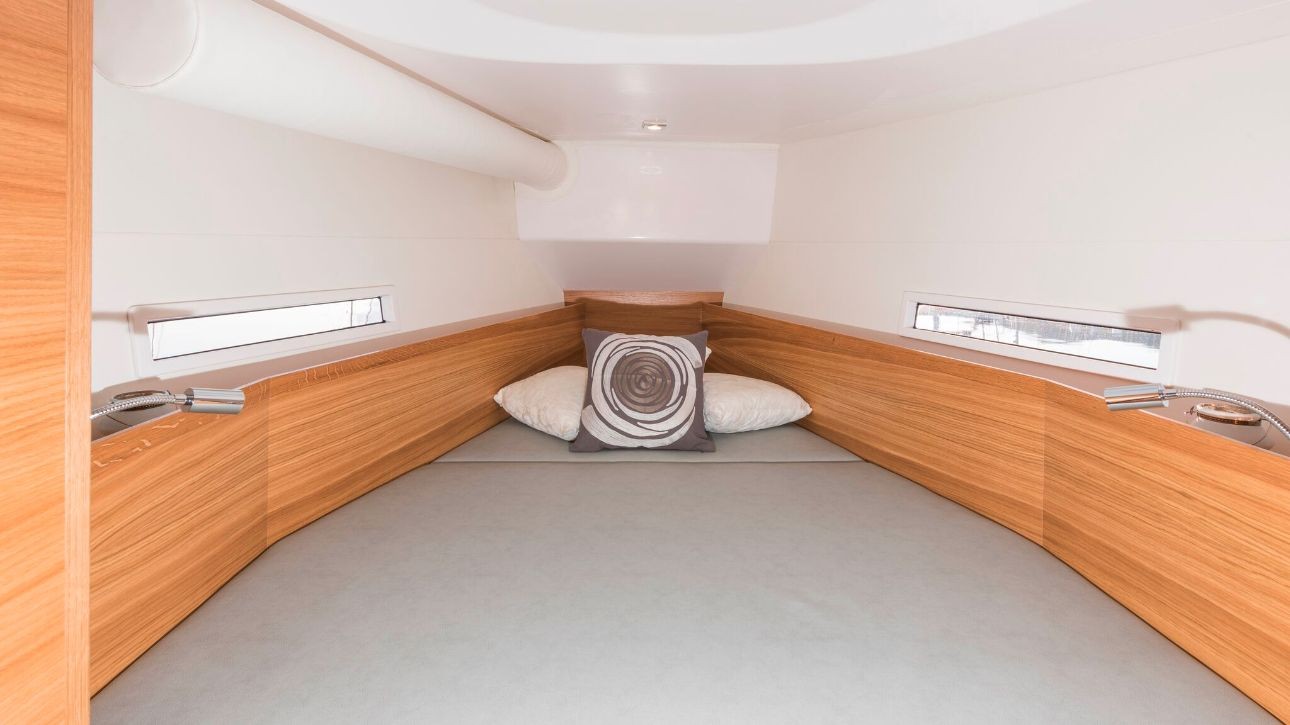 Salona 380, Navis Celere | Yacht Charter Croatia