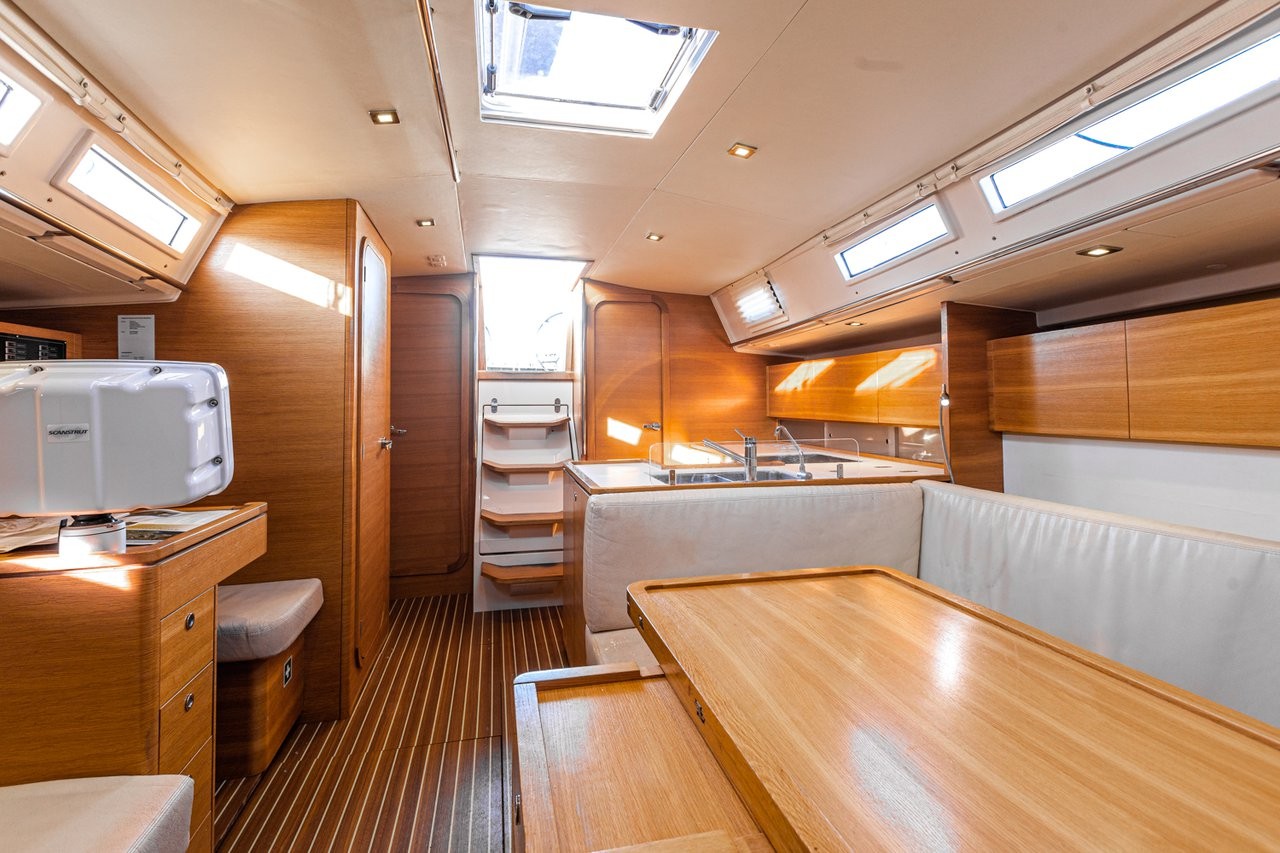 Salona 44, Istros | Yacht Charter Croatia