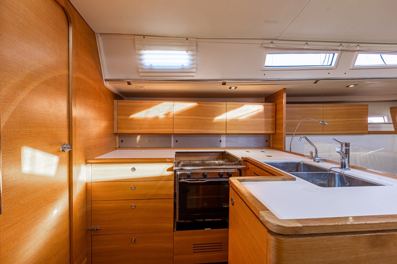 Salona 44, Istros | Yacht Charter Croatia