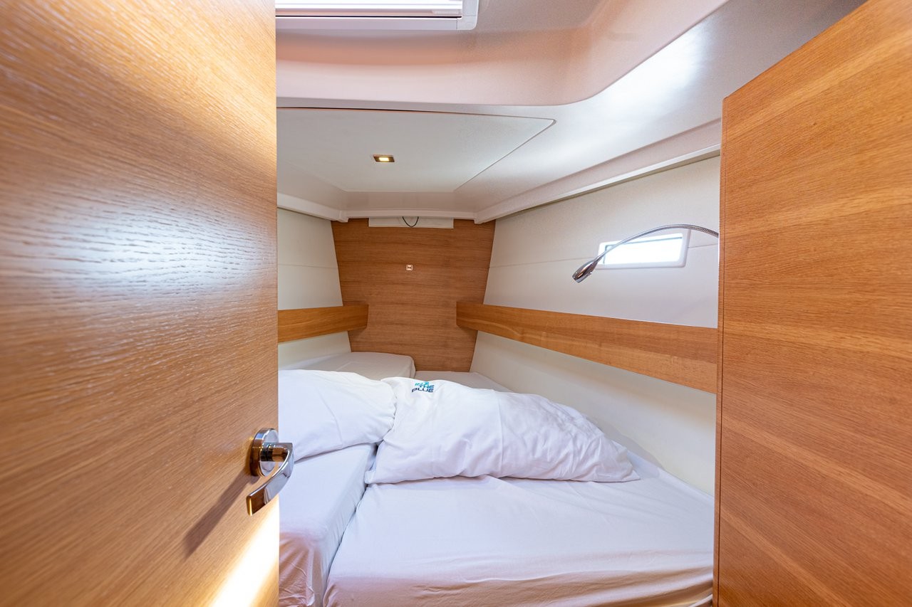 Salona 44, Istros | Yacht Charter Croatia