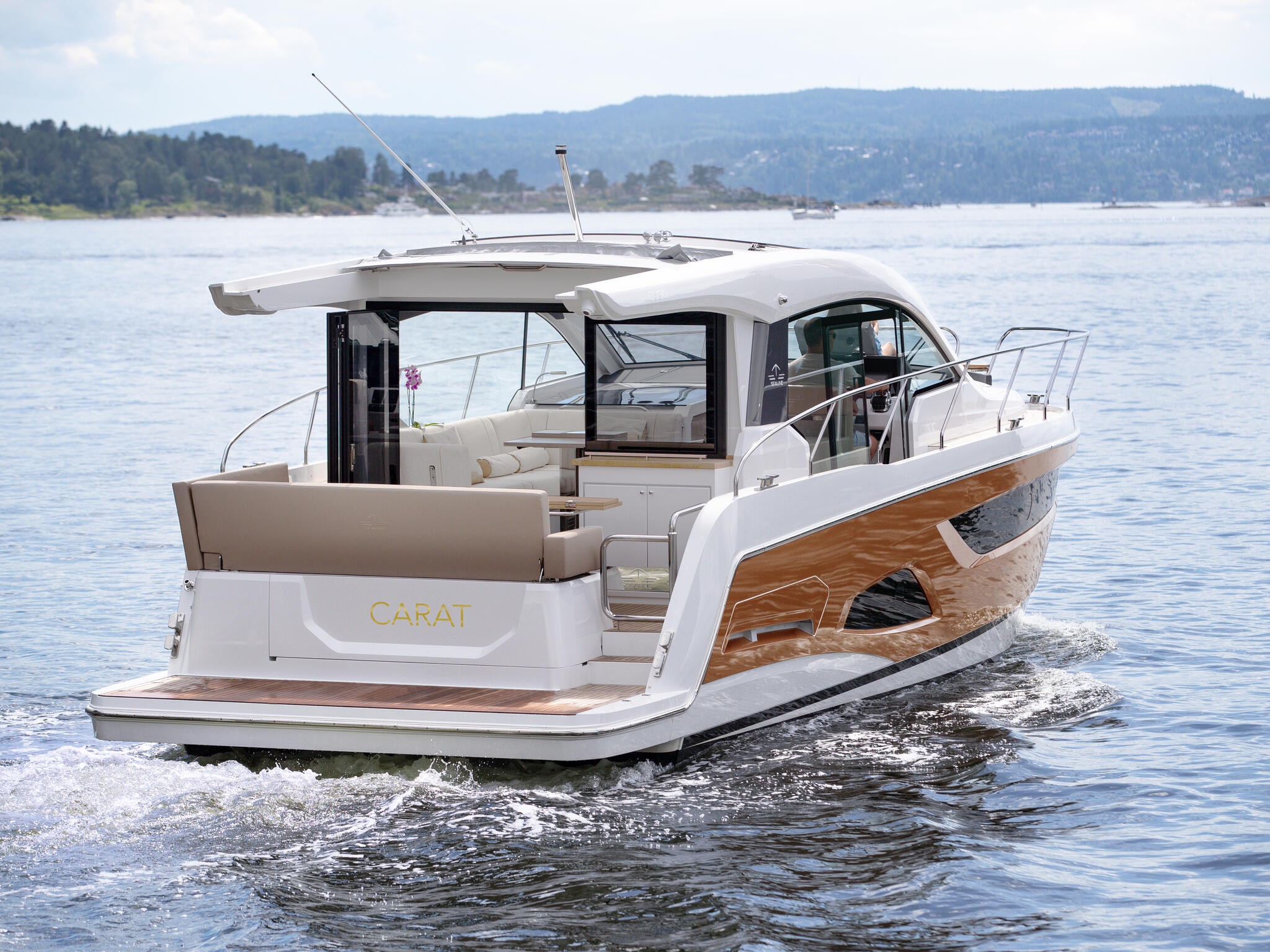 Sealine C390, Tireless | Yacht Charter Croatia