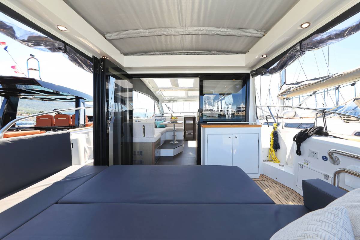 Sealine C390, Tireless | Yacht Charter Croatia