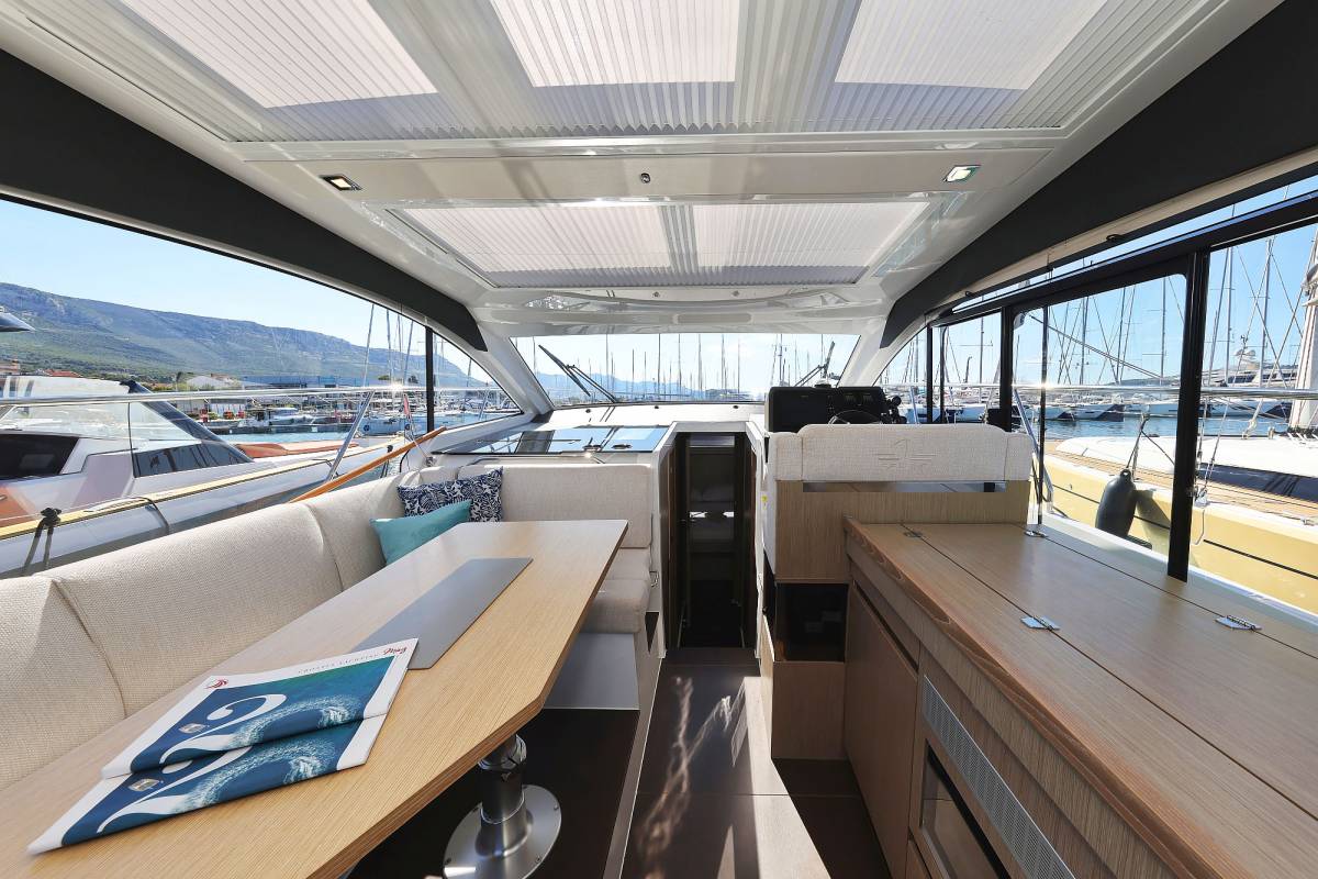 Sealine C390, Tireless | Yacht Charter Croatia