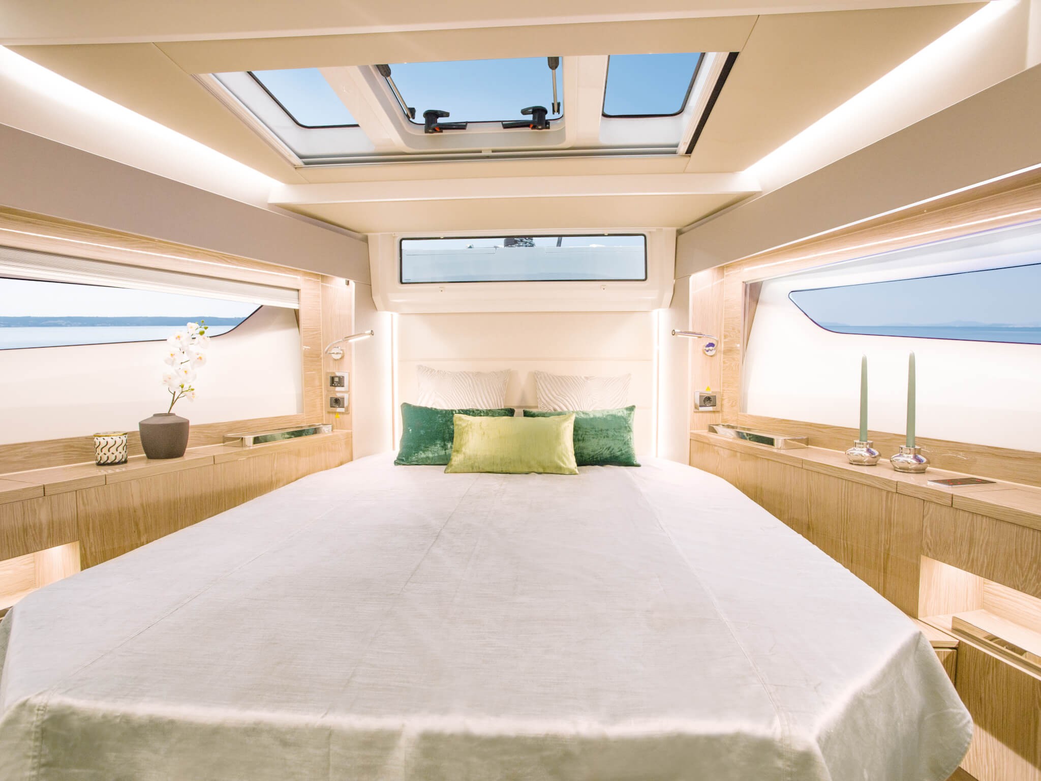Sealine C390, Tireless | Yacht Charter Croatia