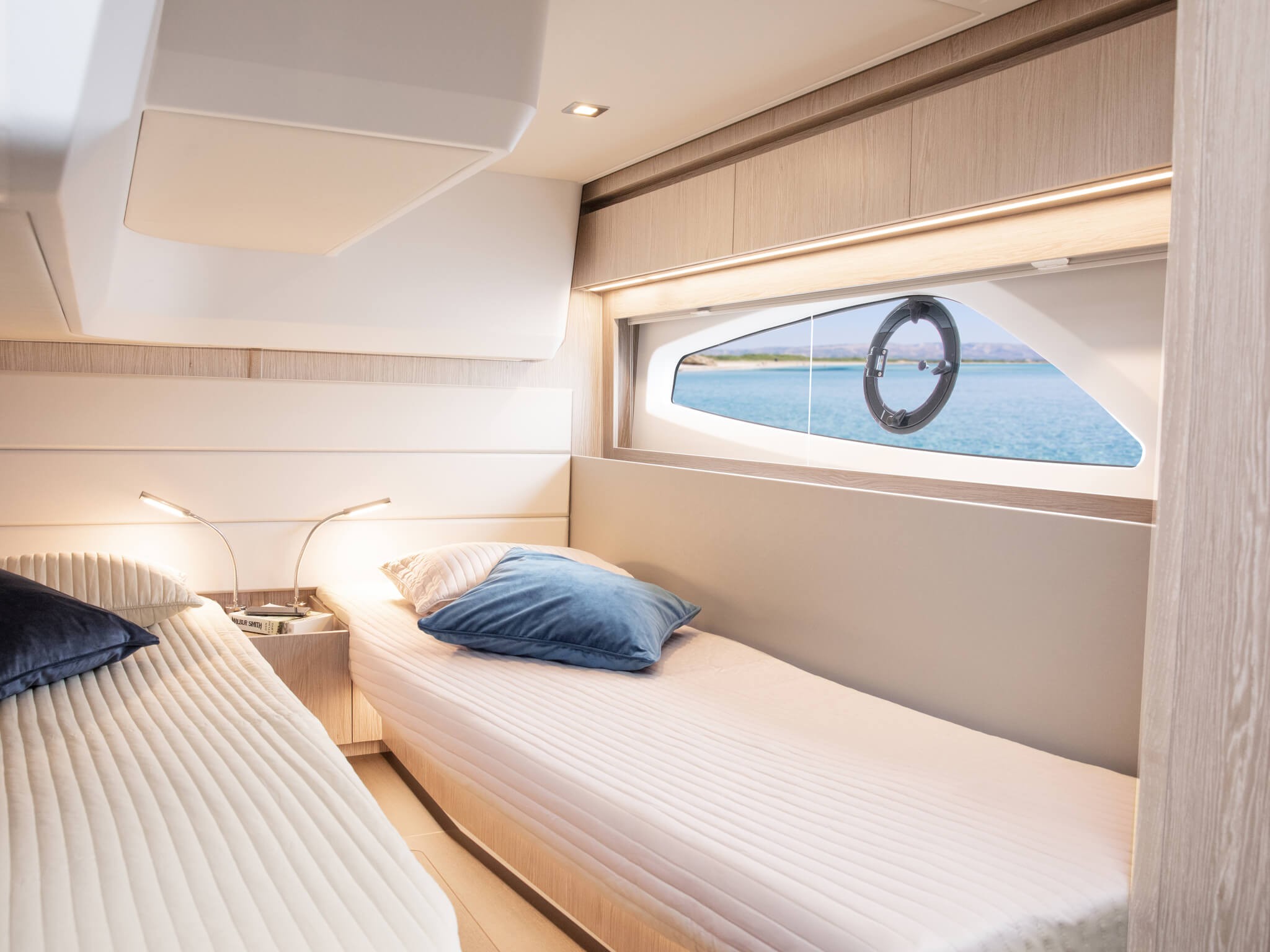 Sealine C390, Tireless | Yacht Charter Croatia