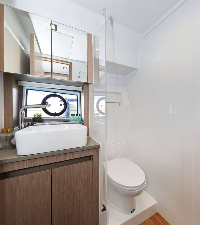 Sealine C390, Tireless | Yacht Charter Croatia