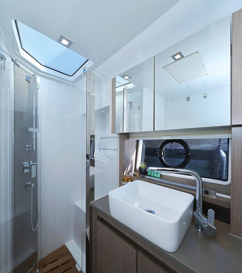 Sealine C390, Tireless | Yacht Charter Croatia
