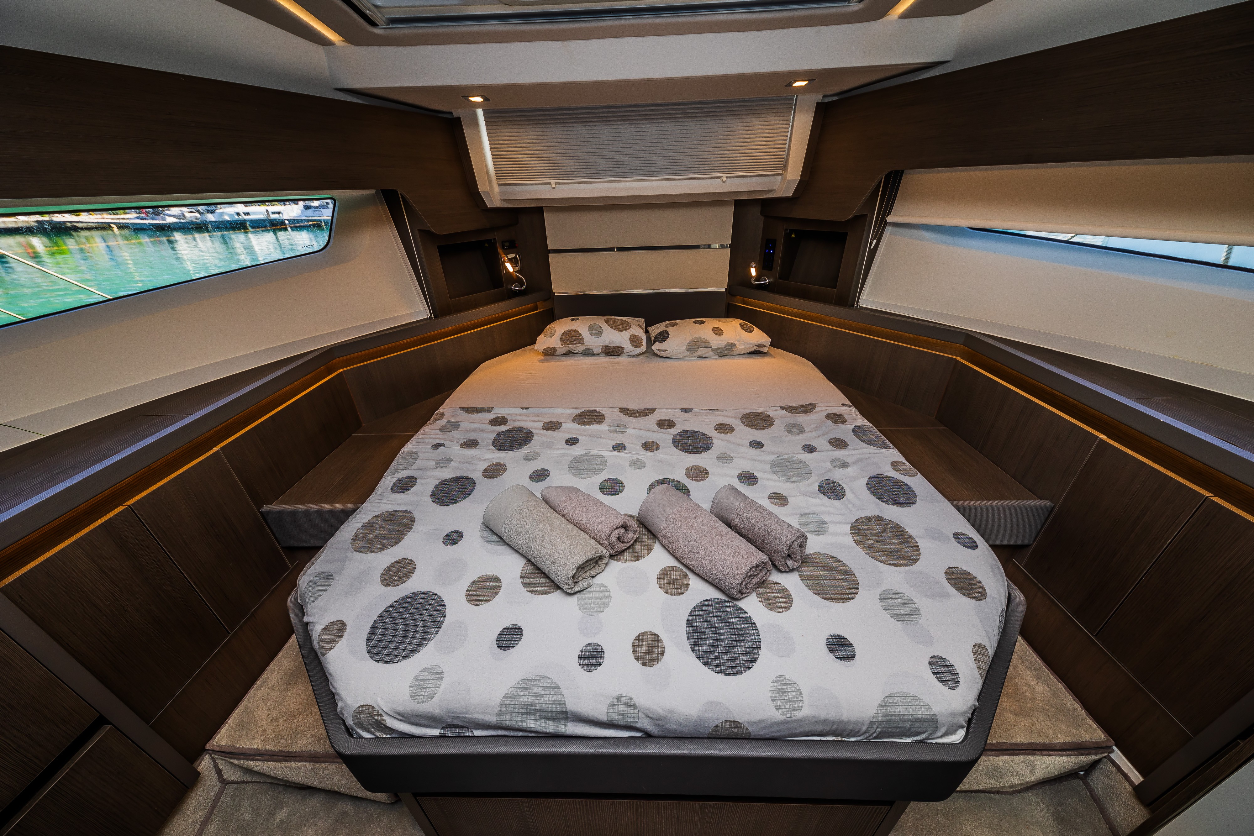 Sealine F430, Grace II | Yacht Charter Croatia