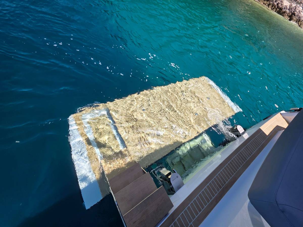 Sealine F430, Tireless Too | Yacht Charter Croatia