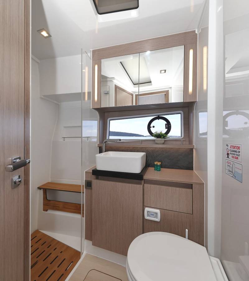 Sealine F430, Tireless Too | Yacht Charter Croatia