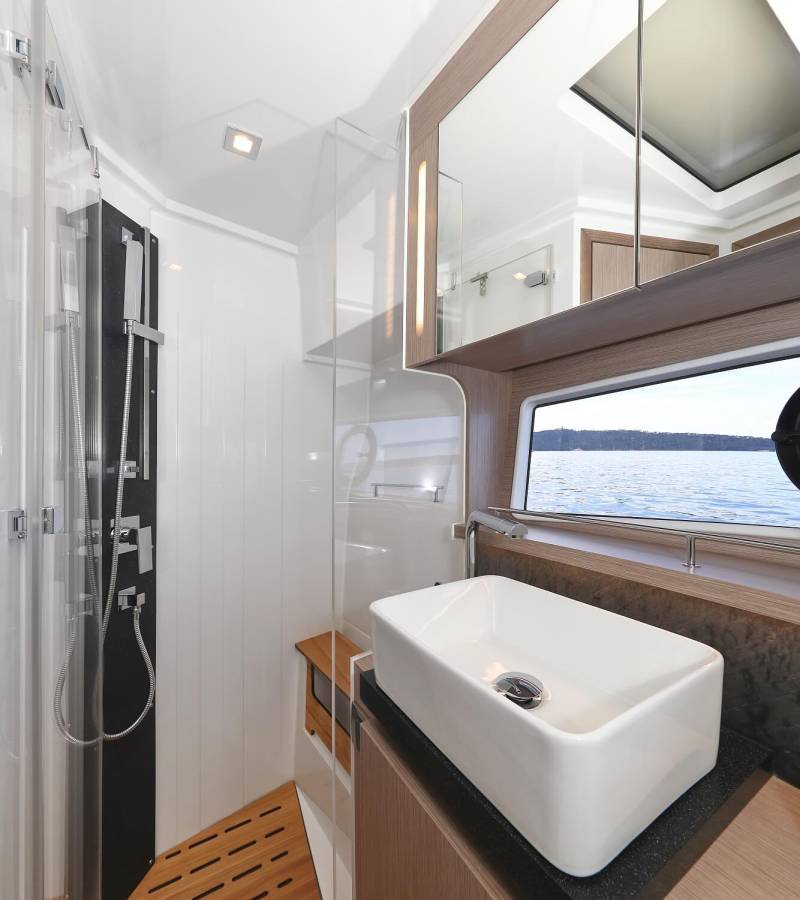 Sealine F430, Tireless Too | Yacht Charter Croatia