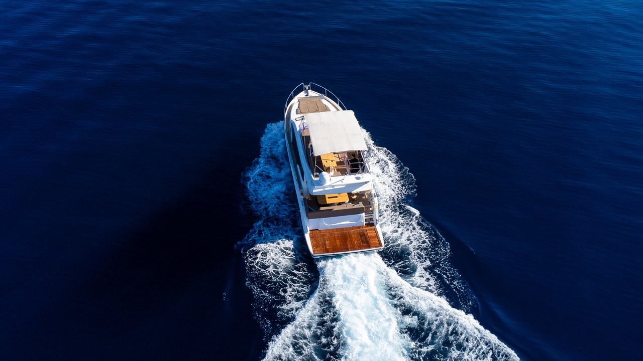 Sealine F430, Lomar | Yacht Charter Croatia