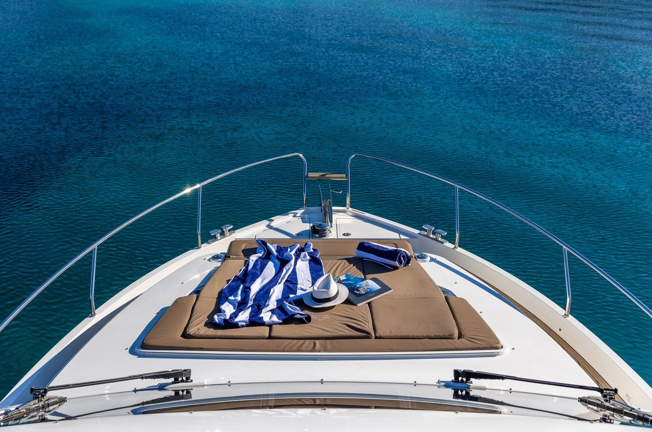Sealine F430, Lomar | Yacht Charter Croatia