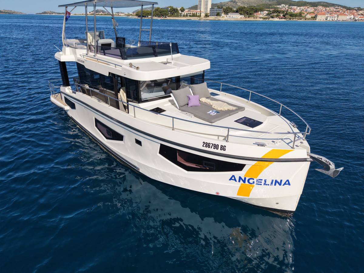 Seamaster 45, Mackata | Yacht Charter Croatia