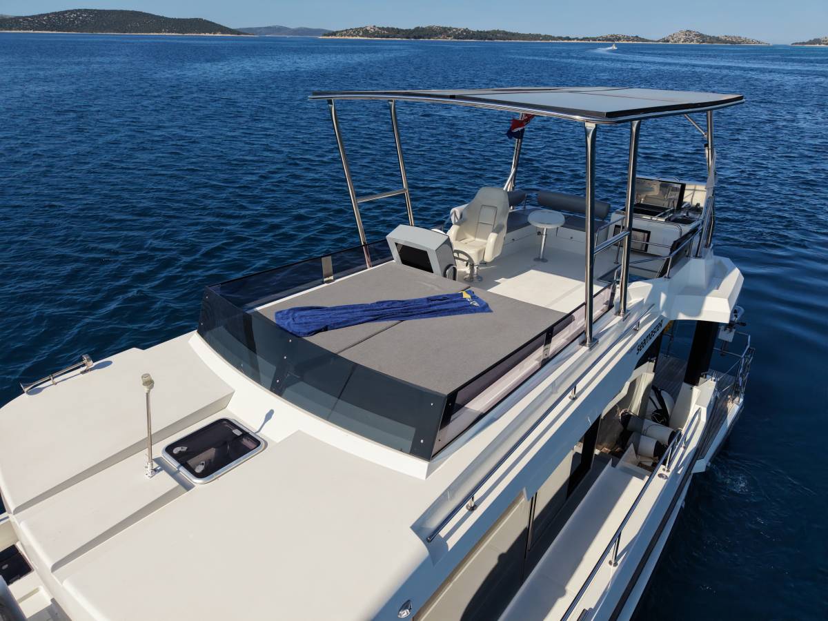Seamaster 45, Mackata | Yacht Charter Croatia
