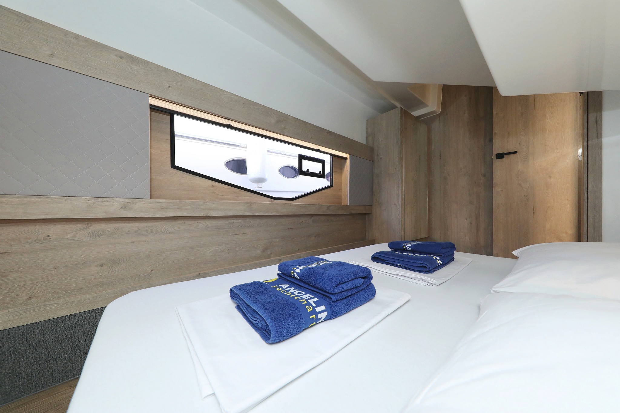 Seamaster 45, Mackata | Yacht Charter Croatia