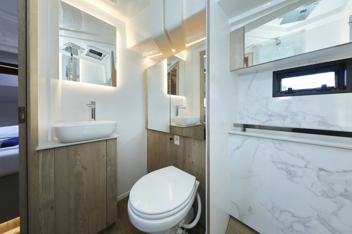 Seamaster 45, Mackata | Yacht Charter Croatia