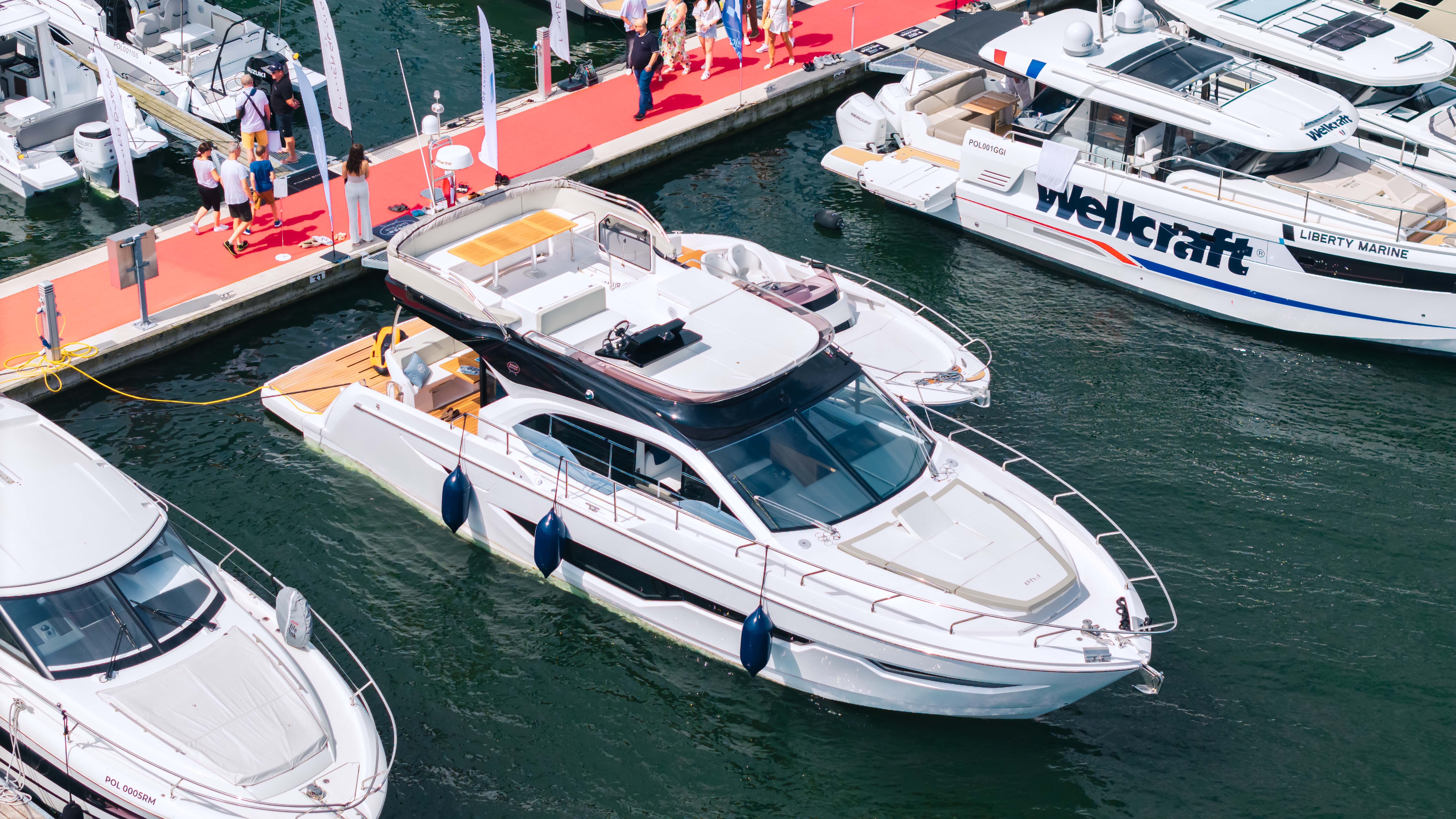 Sessa F48, Supernova | Yacht Charter Croatia