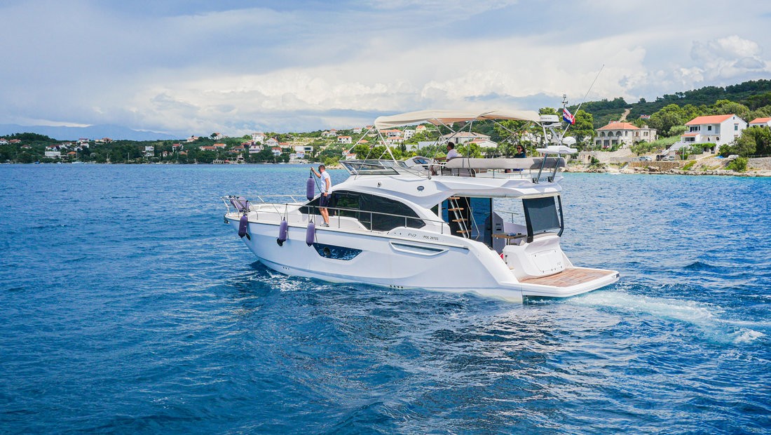 Sessa, Stardust | Yacht Charter Croatia