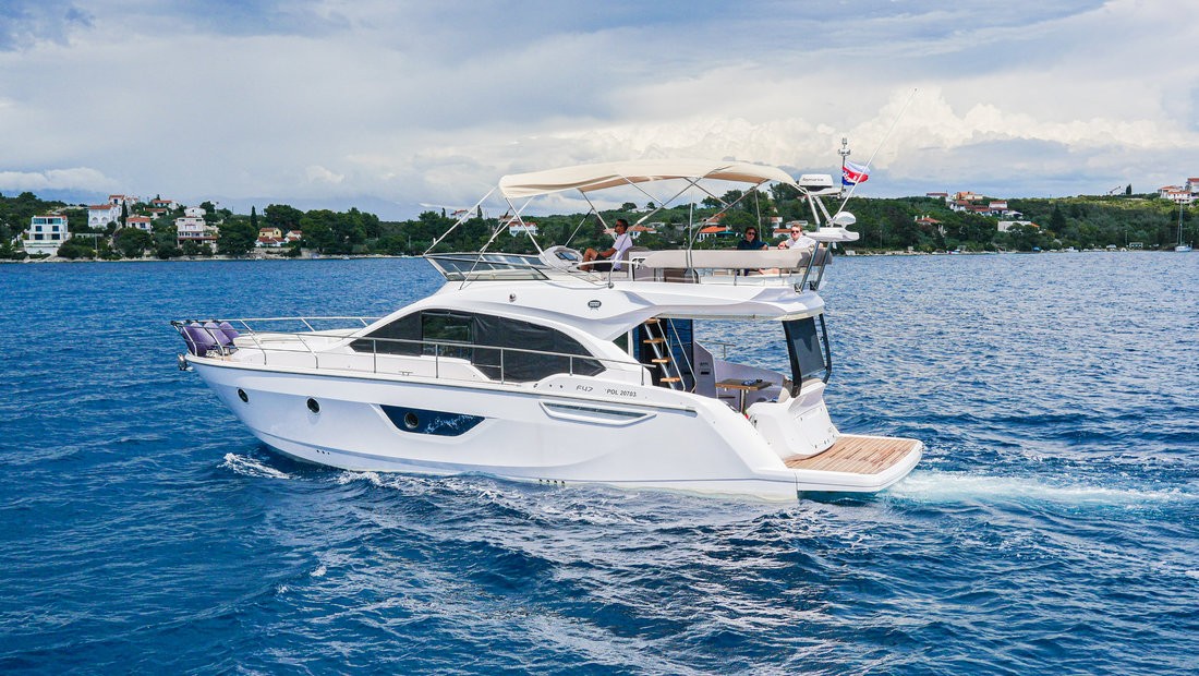 Sessa, Stardust | Yacht Charter Croatia