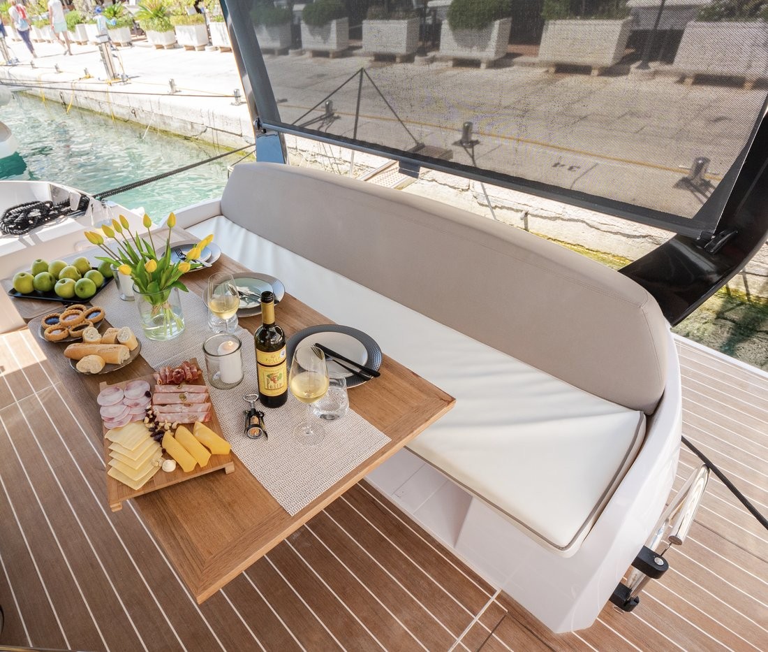 Sessa, Stardust | Yacht Charter Croatia