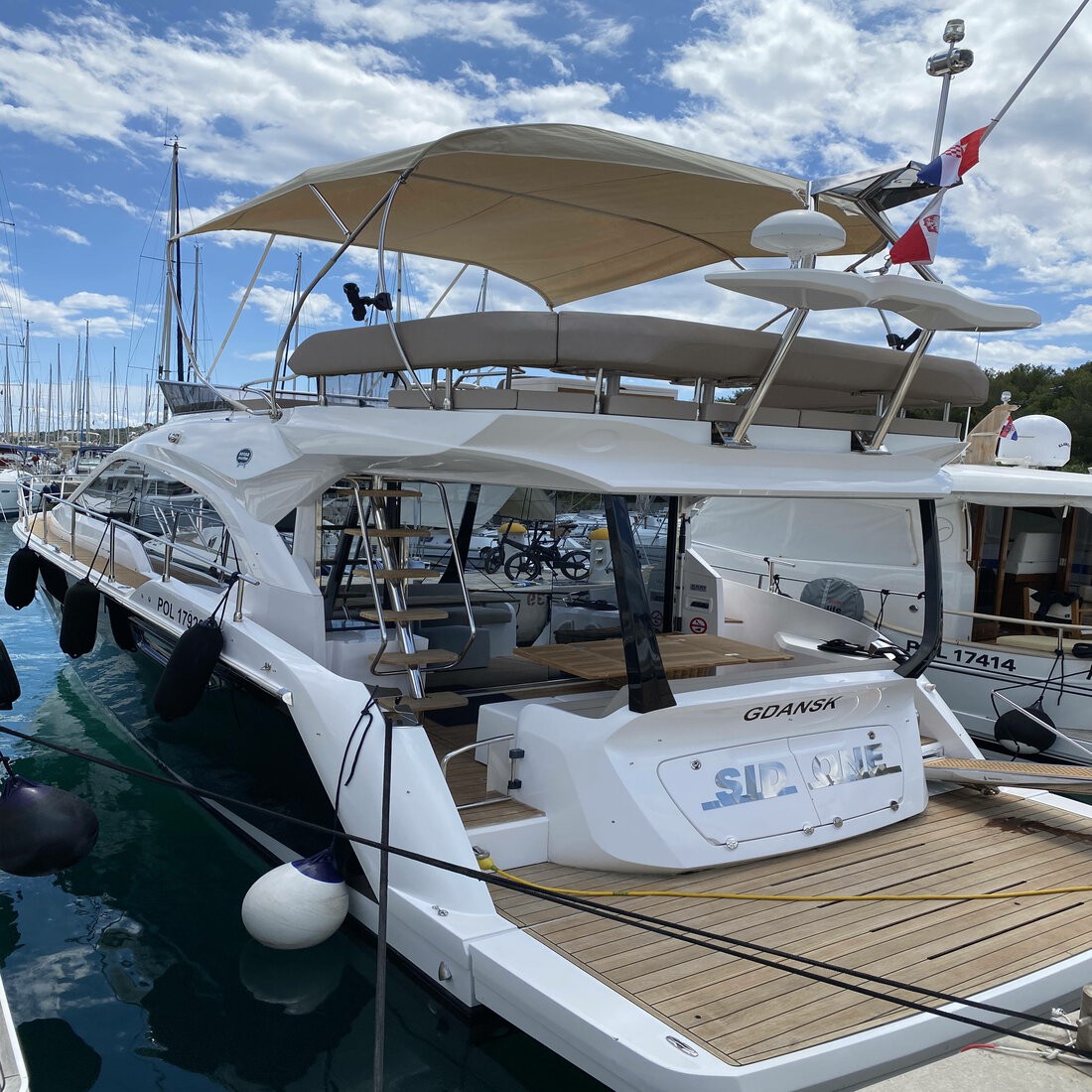 Sessa, Sid One | Yacht Charter Croatia