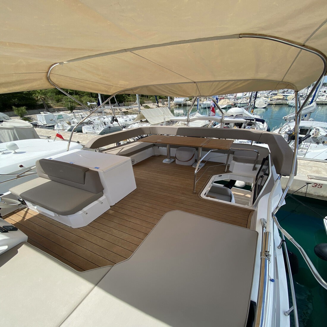 Sessa, Sid One | Yacht Charter Croatia
