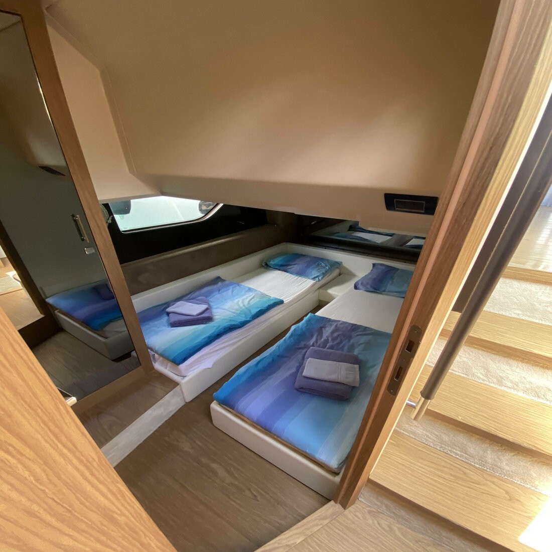 Sessa, Sid One | Yacht Charter Croatia