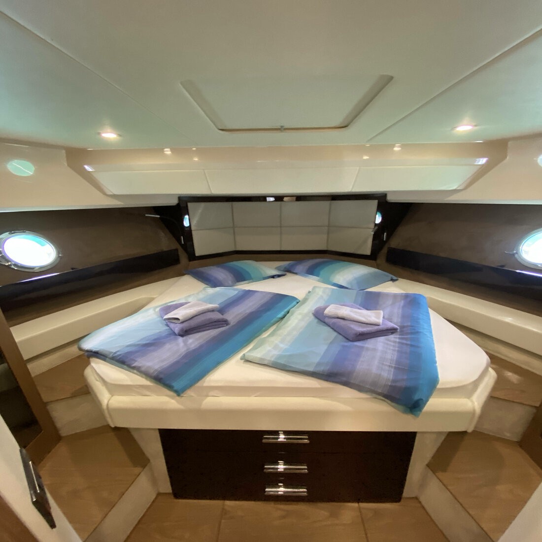 Sessa, Sid One | Yacht Charter Croatia